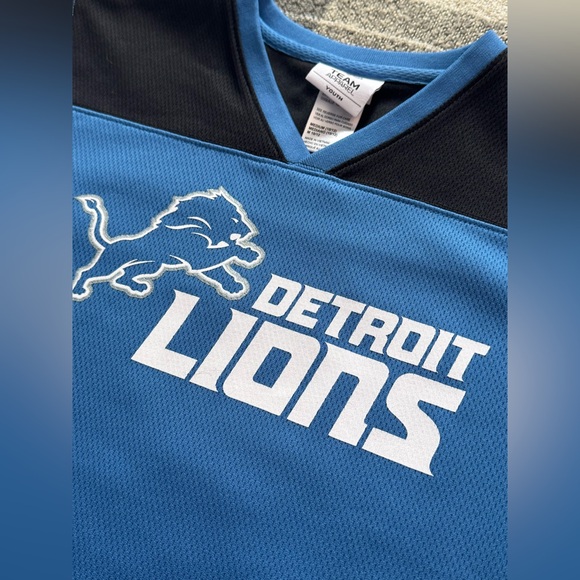 NFL Kids Blue and Black Lions Jersey EUC M 8/10 - Picture 3 of 6